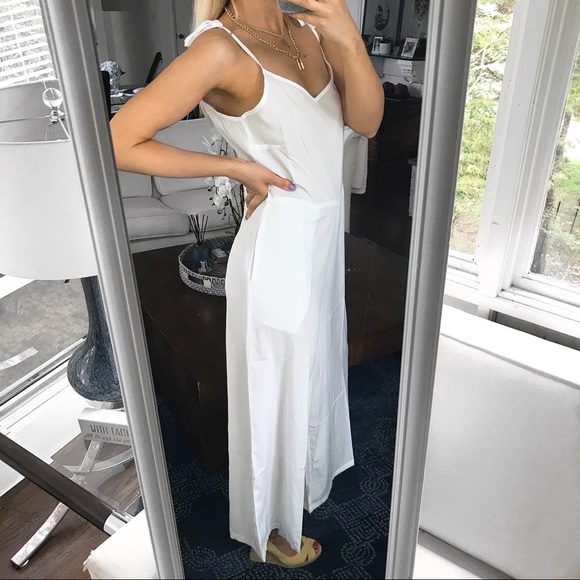 🆕 WHITE TIE SHOULDER WIDE LEG BEACH JUMPSUIT! - Picture 4 of 8